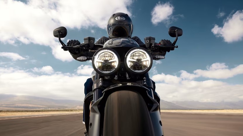 2025 Triumph Rocket 3 Storm R